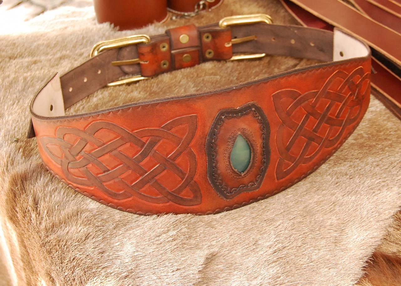 ceinture cuir repoussé