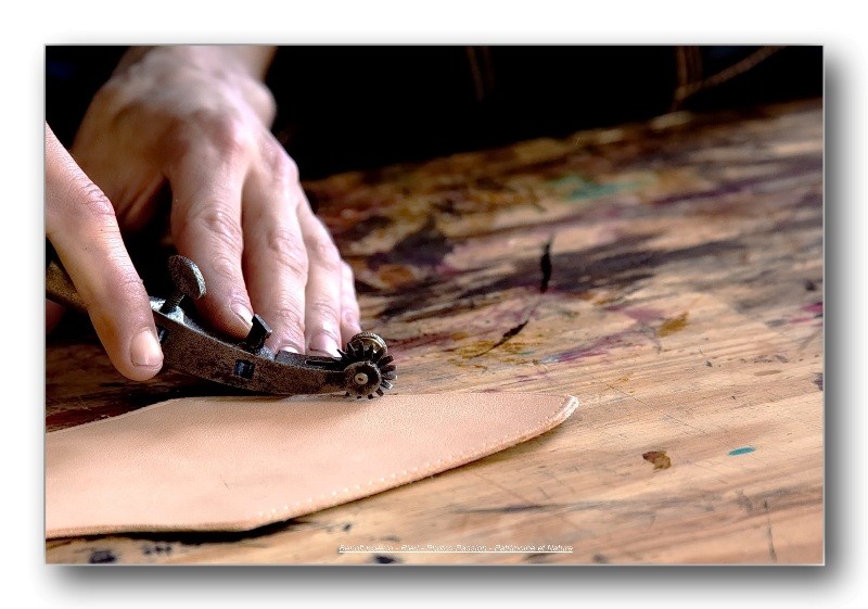 fabrication d'un fourreau de couteau marquage des points